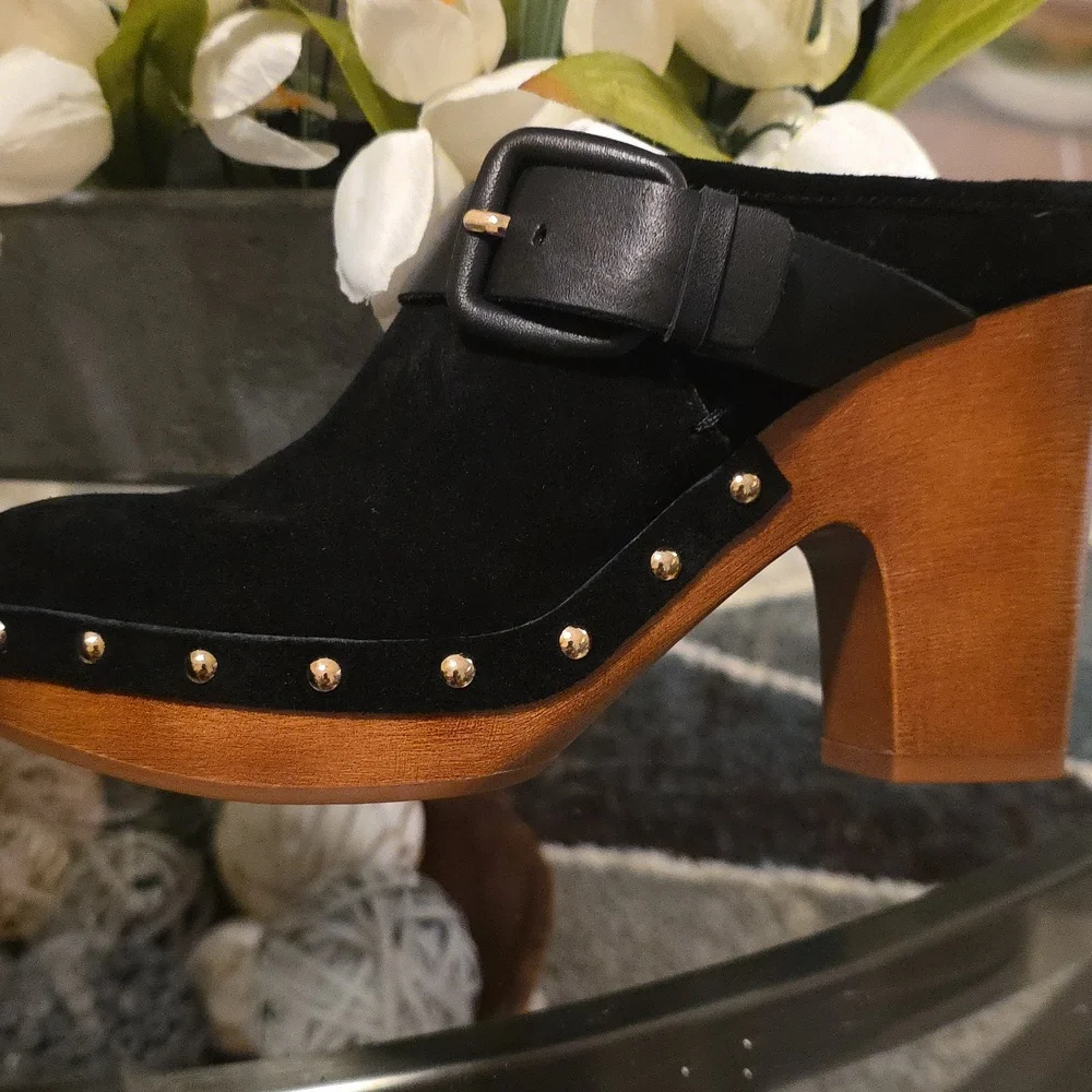 Vince Camuto Clogs - Picture 5 of 7
